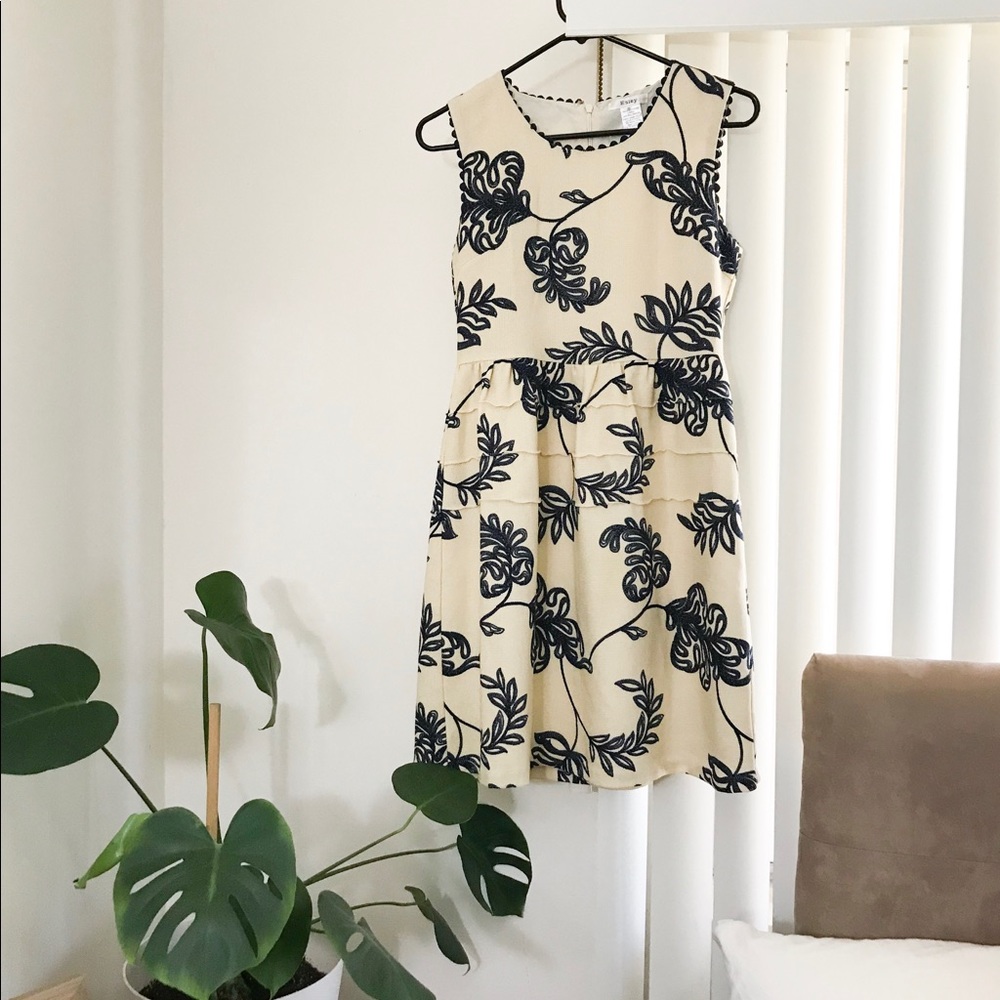 ESLY Leaf Embroidered Cream Dress